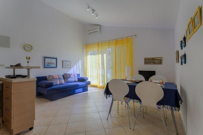 Image No.24-7 Bed Property for sale