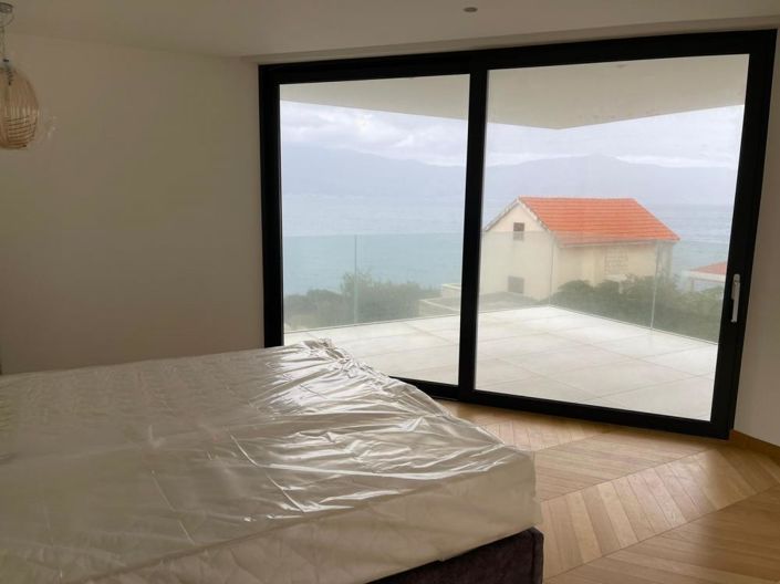 Image No.22-4 Bed Property for sale