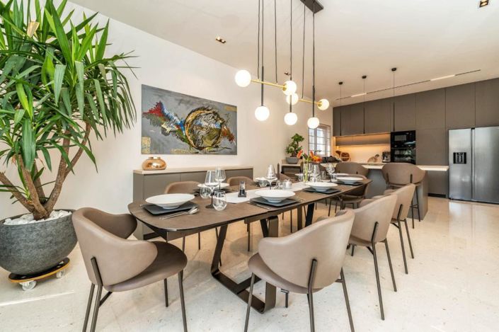 Image No.16-4 Bed Property for sale