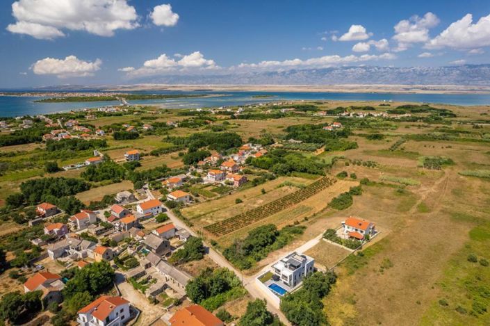 Image No.7-4 Bed Property for sale