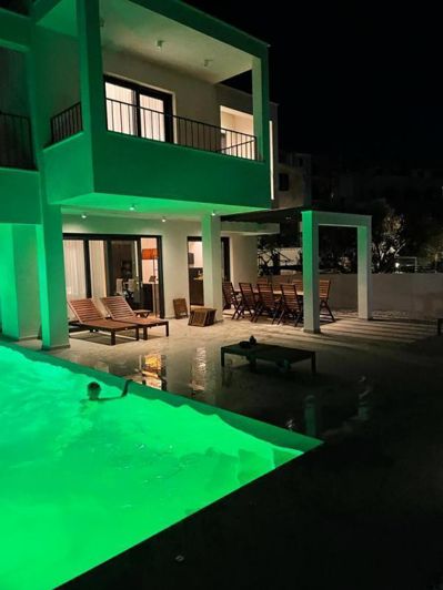 Image No.21-4 Bed Property for sale