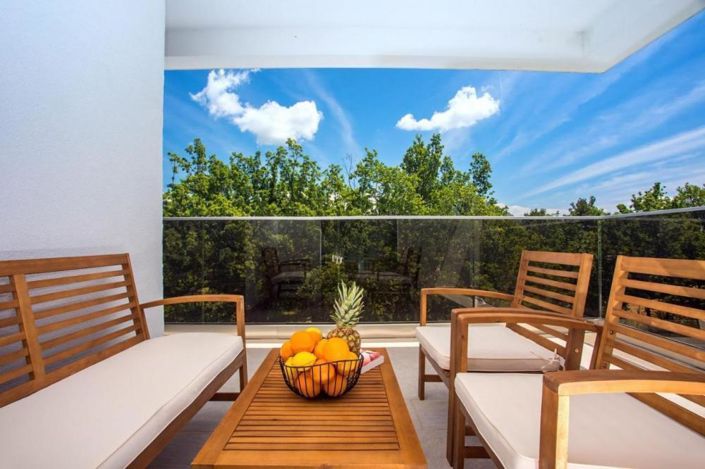 Image No.16-4 Bed Property for sale