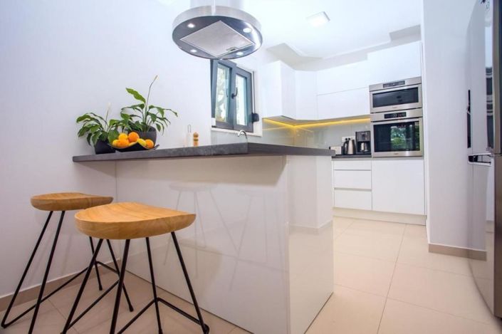 Image No.9-4 Bed Property for sale