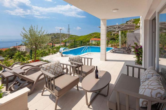 Image No.1-Propriété de 4 chambres à vendre à Makarska