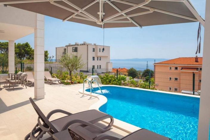 Image No.6-4 Bed Property for sale