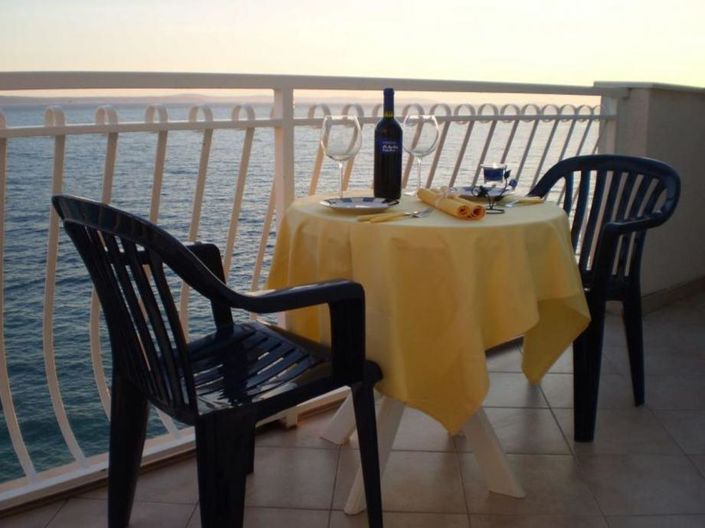 Image No.6-8 Bed Property for sale