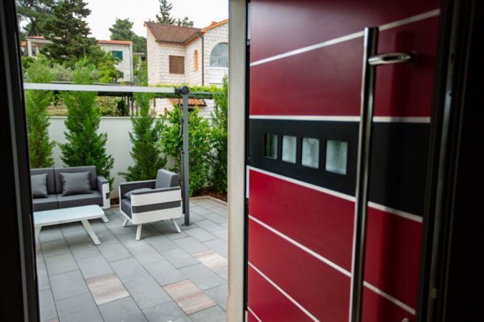 Image No.12-4 Bed Property for sale