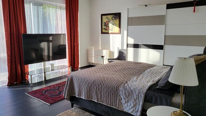 Image No.22-4 Bed Property for sale