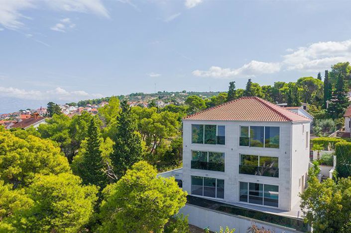 Image No.3-4 Bed Property for sale