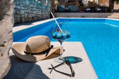 Image No.2-10 Bed Property for sale