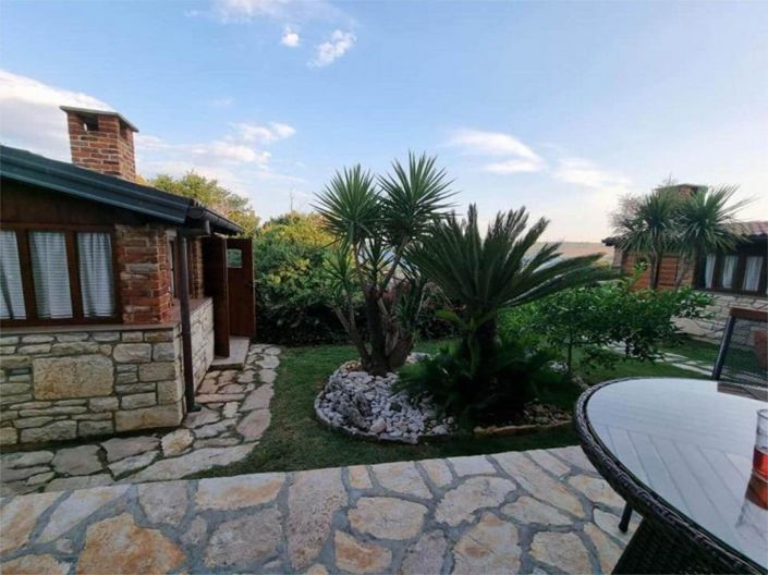 Image No.24-10 Bed Property for sale