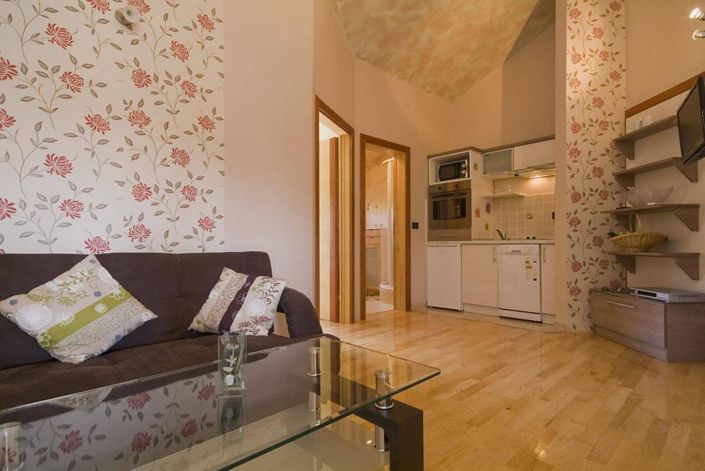 Image No.7-10 Bed Property for sale