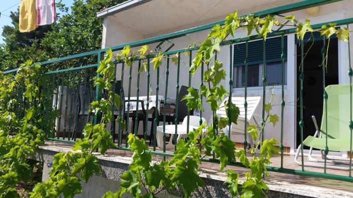 Image No.15-6 Bed Property for sale