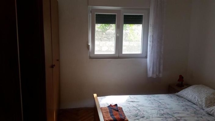 Image No.22-6 Bed Property for sale