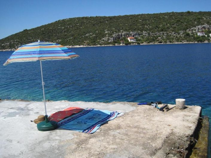 Image No.24-6 Bed Property for sale