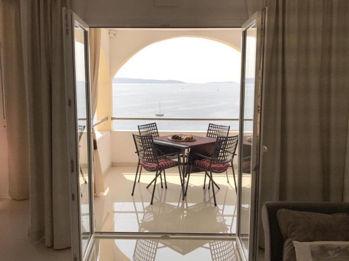 Image No.23-12 Bed Property for sale