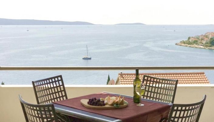 Image No.24-12 Bed Property for sale