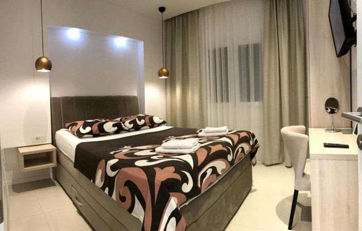 Image No.25-12 Bed Property for sale