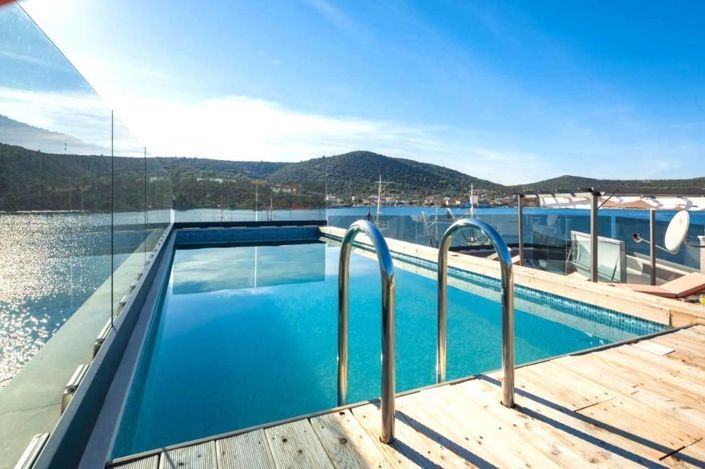 Image No.1-5 Bed Property for sale