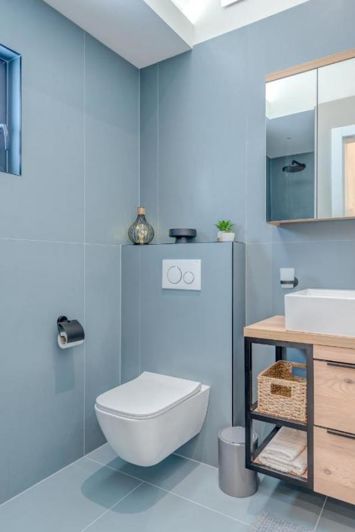 Image No.10-3 Bed Property for sale