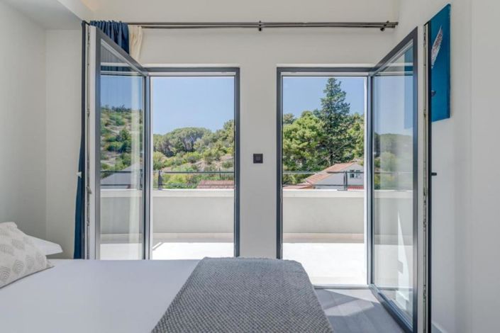 Image No.14-3 Bed Property for sale