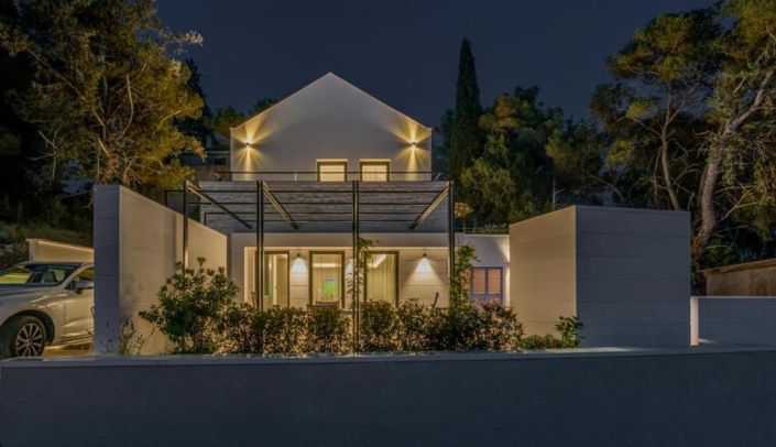 Image No.16-3 Bed Property for sale