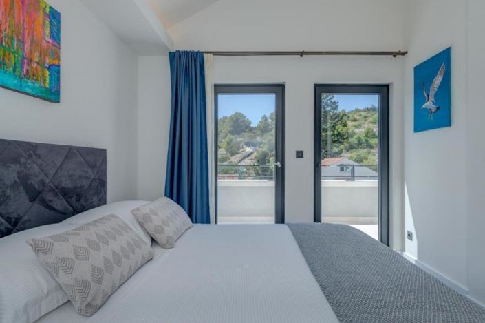 Image No.21-3 Bed Property for sale