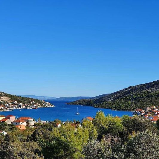 Image No.2-4 Bed Property for sale