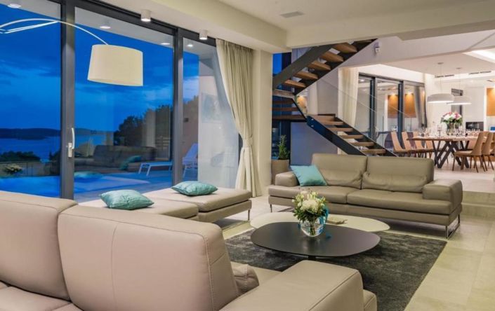 Image No.17-4 Bed Property for sale