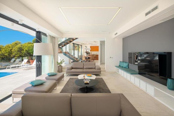 Image No.25-4 Bed Property for sale