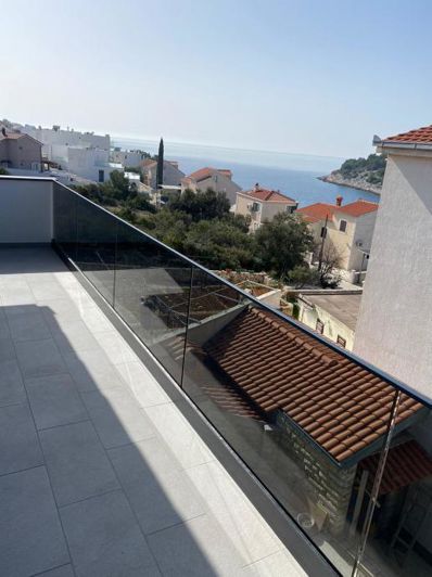 Image No.12-4 Bed Property for sale