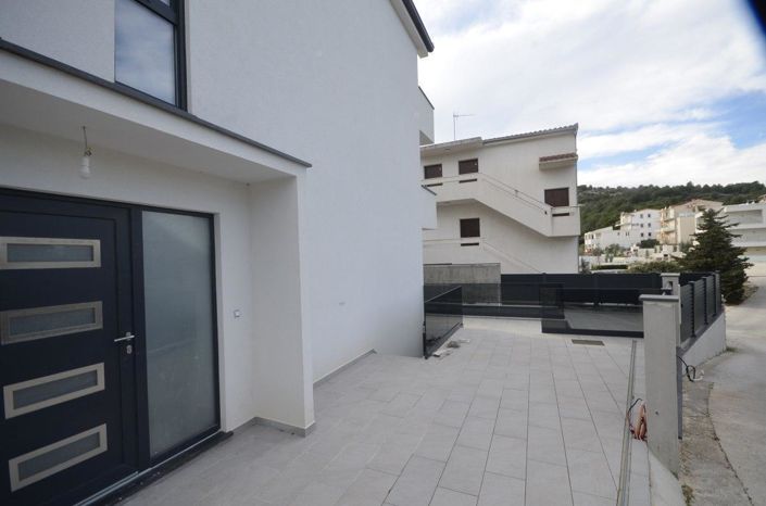 Image No.19-4 Bed Property for sale