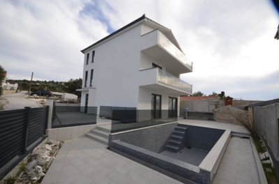 52789-492579