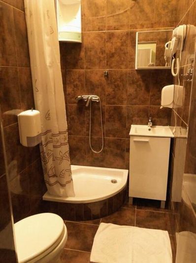 Image No.18-21 Bed Property for sale