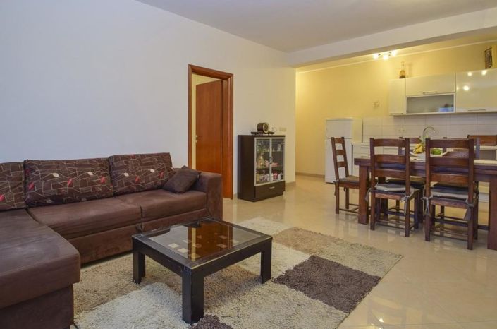 Image No.14-7 Bed Property for sale