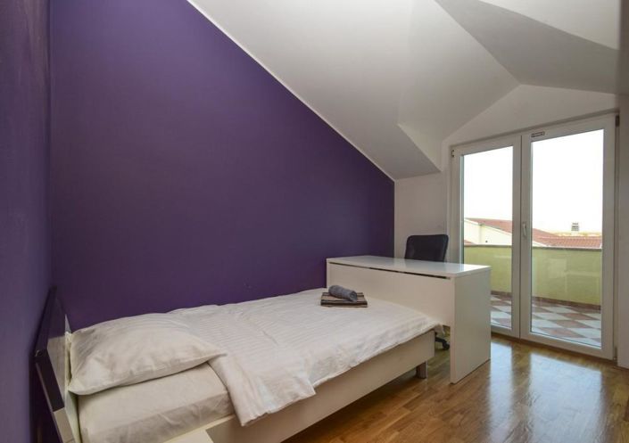 Image No.16-7 Bed Property for sale