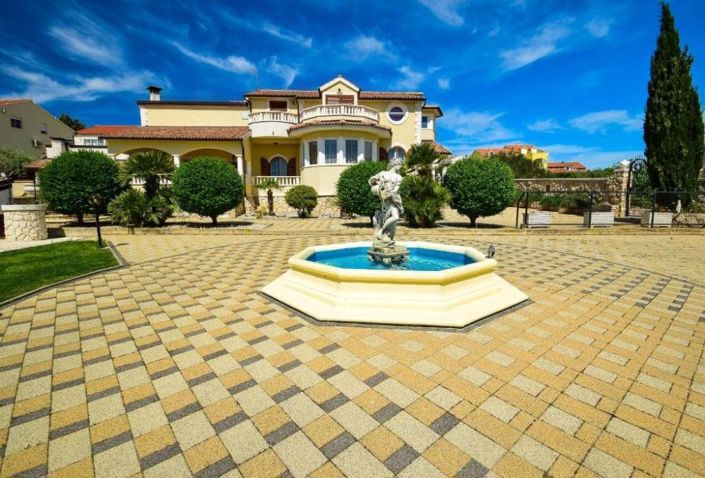 Image No.1-Propriété de 4 chambres à vendre à Vodice
