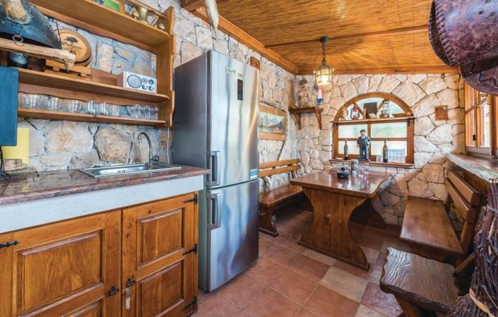 Image No.19-4 Bed Property for sale