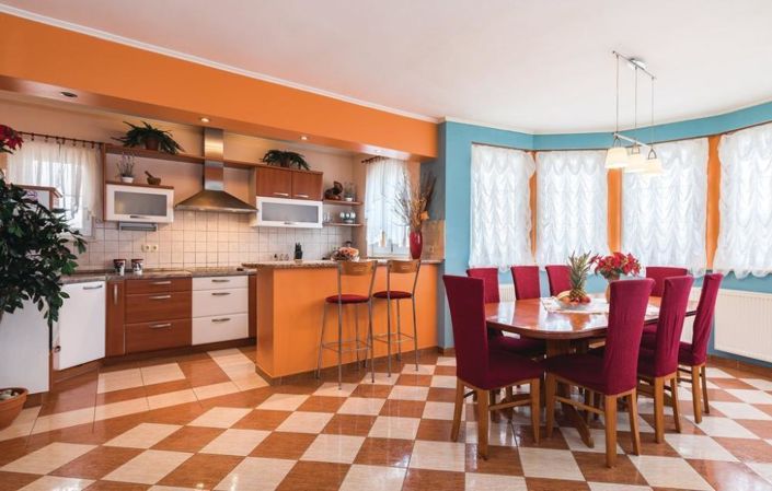 Image No.22-4 Bed Property for sale