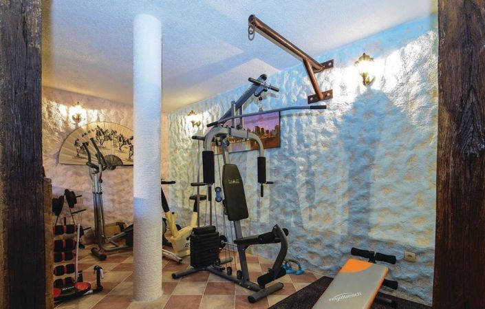 Image No.9-4 Bed Property for sale