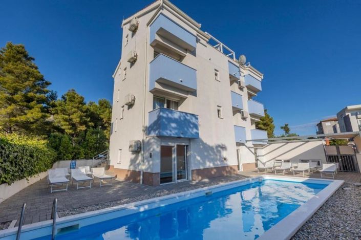 Image No.1-Propriété de 10 chambres à vendre à Podstrana