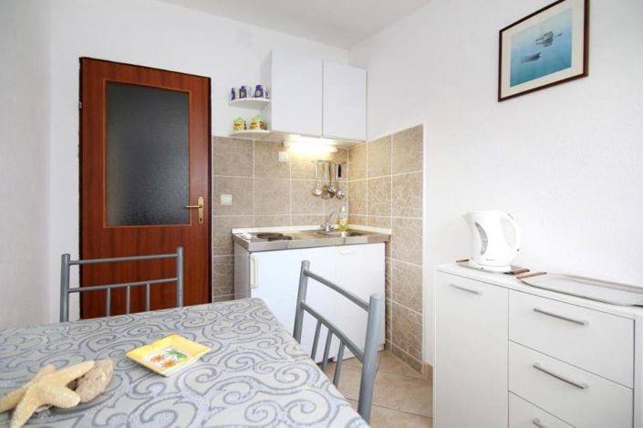 Image No.13-9 Bed Property for sale