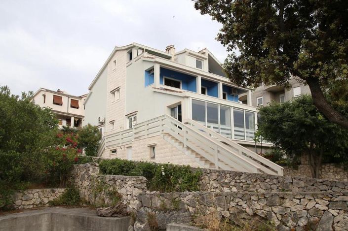 Image No.4-9 Bed Property for sale