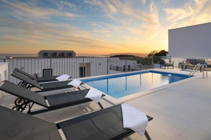 Image No.21-4 Bed Property for sale