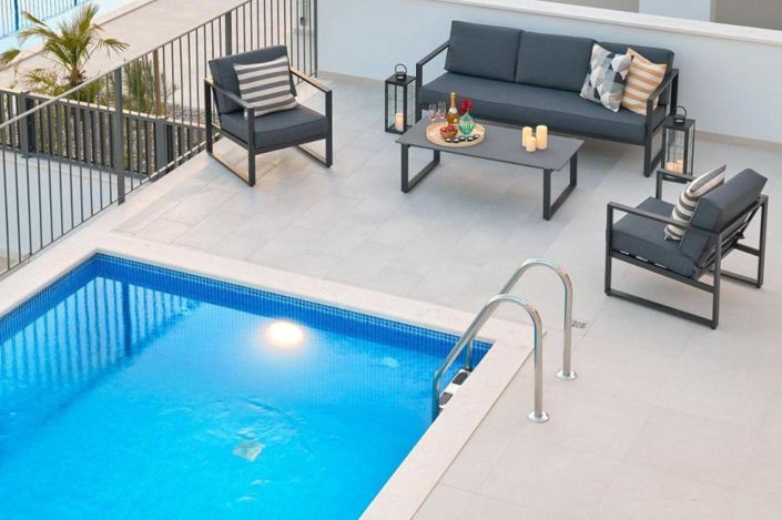 Image No.23-4 Bed Property for sale