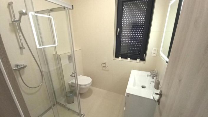 Image No.25-4 Bed Property for sale