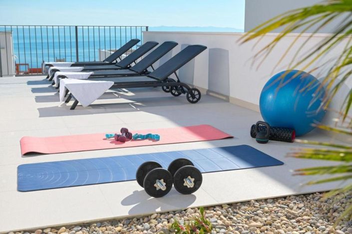 Image No.4-4 Bed Property for sale