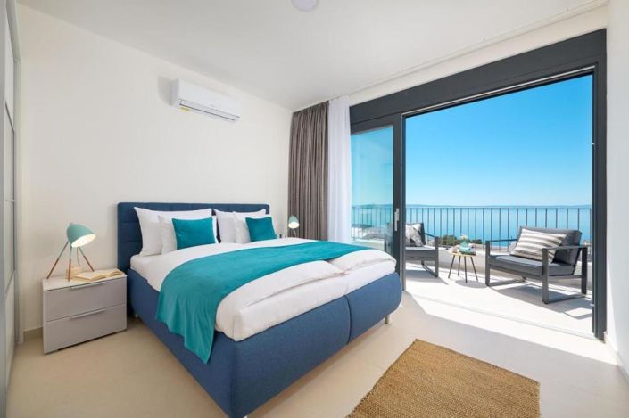 Image No.8-4 Bed Property for sale