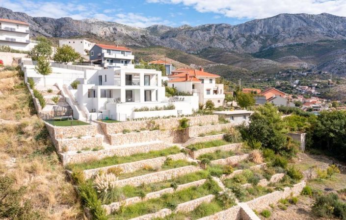 Image No.7-4 Bed Property for sale