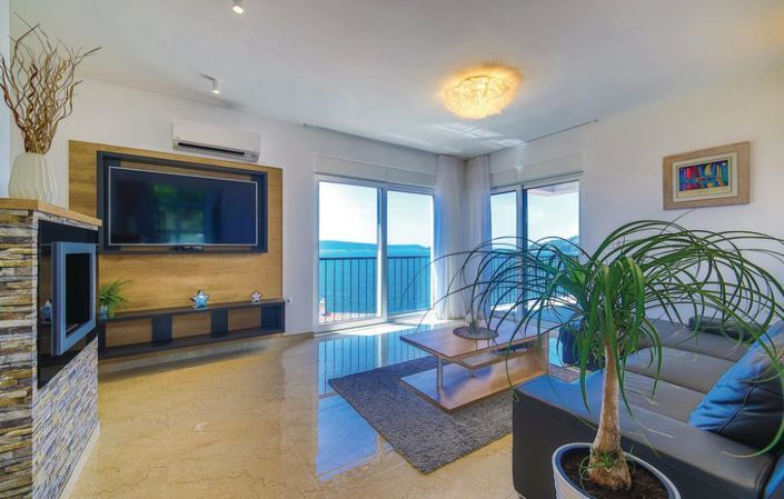 Image No.23-5 Bed Property for sale